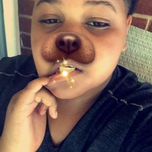 Meet your Posher, Derrick